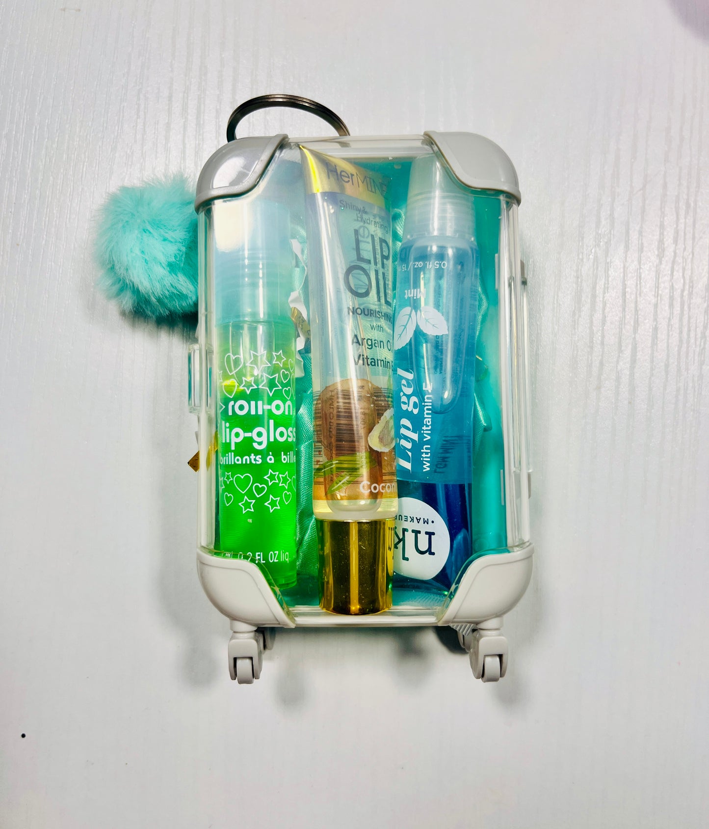 Decoreys Pucker Up Suitcase